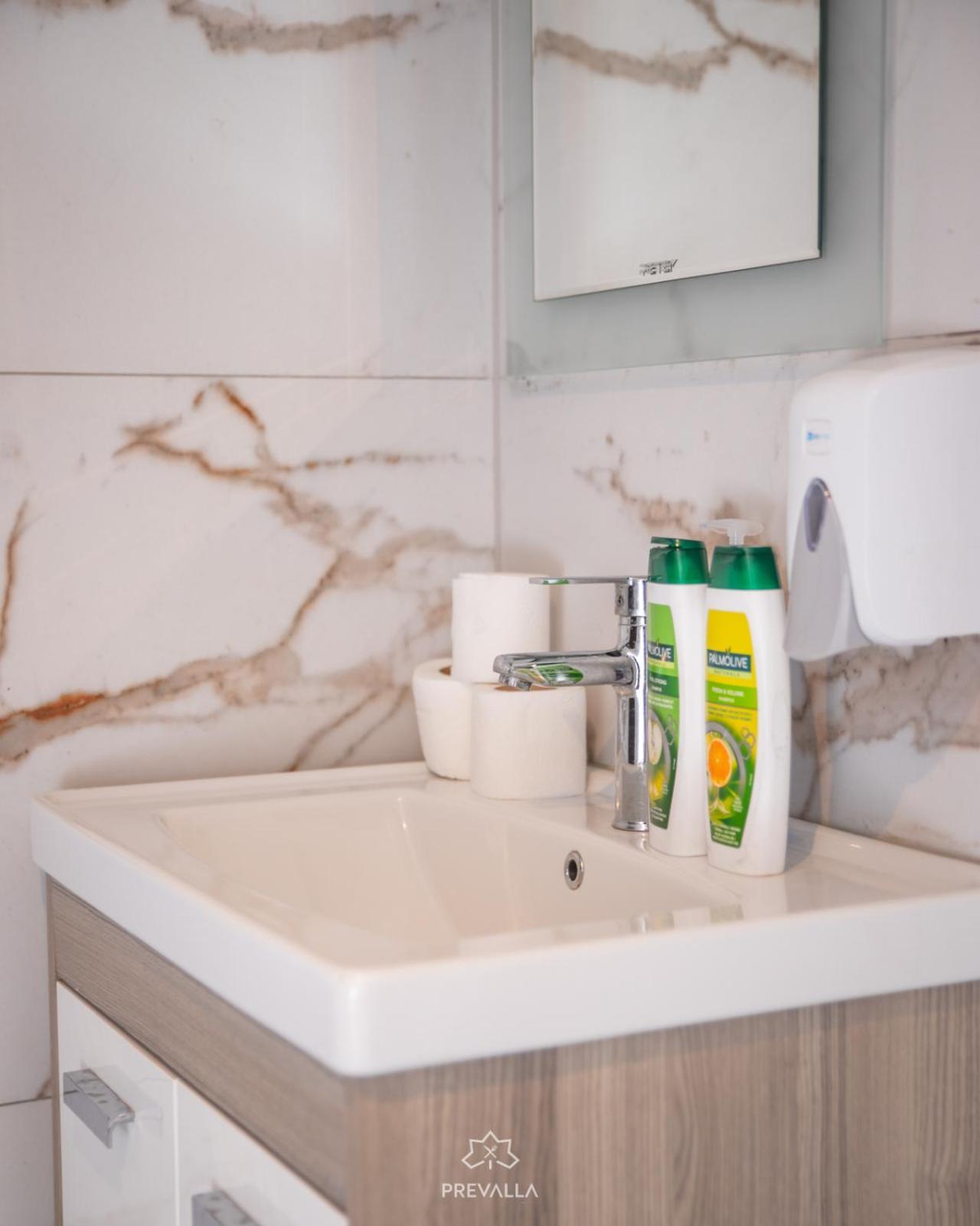 Hotel Prevalla Prizren Bagian luar foto